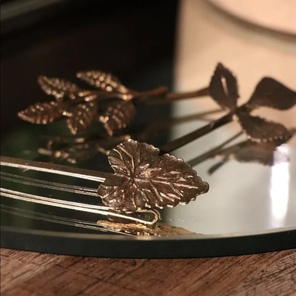 Gold Leaf Hair Pins - Picture 2 of 4